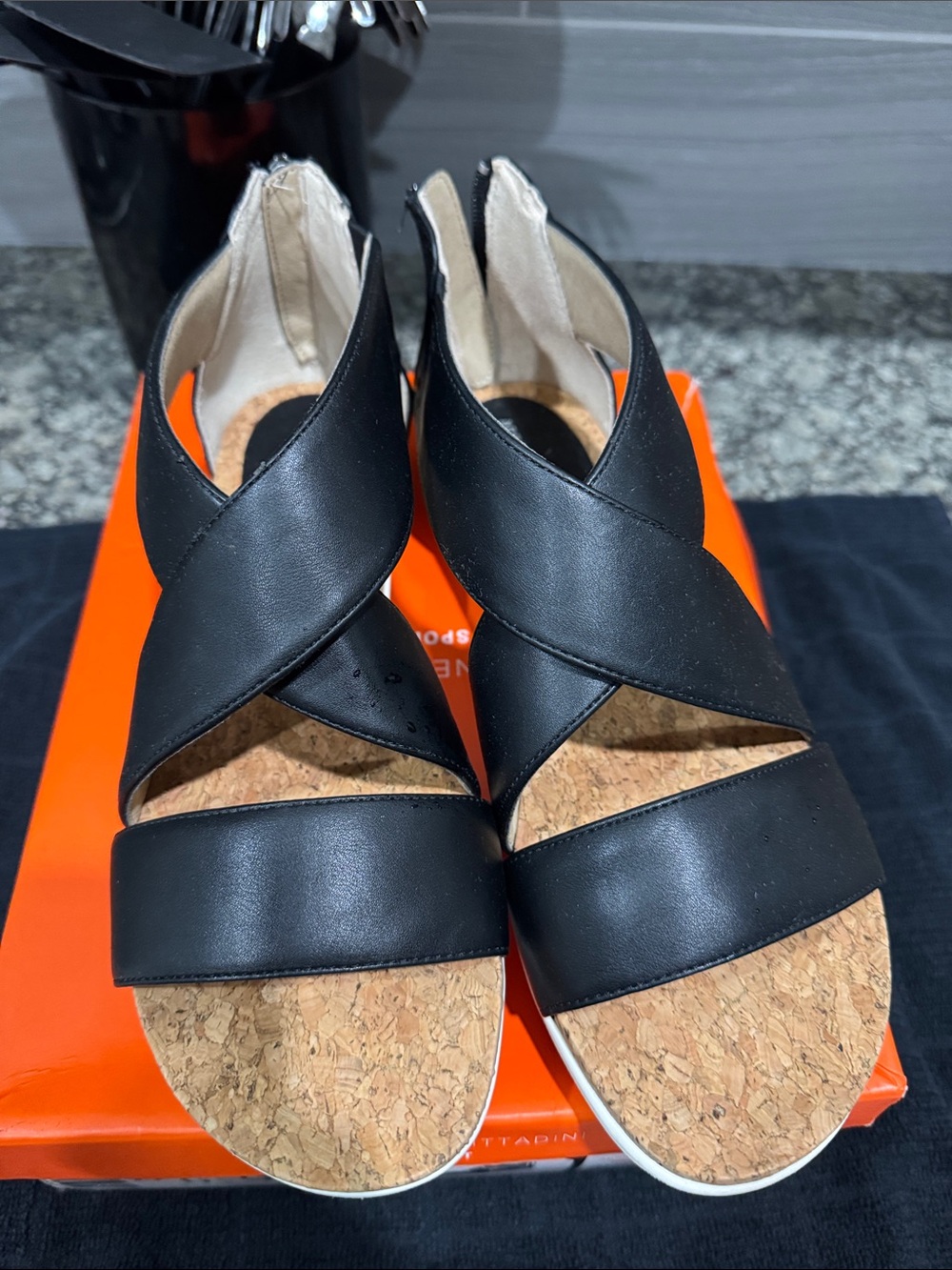 Women’s Adrienne Vittadini Black Crisscross Cork Sandals - size 9.5 - NIB